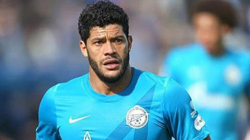 ESQUENTOU - Sem clube depois que deixou o Shanghai SIPG, Hulk atrai interesse da Inglaterra. De acordo com o "Football Insider", o atacante brasileiro é alvo do Wolverhampton, comandado por Nuno Espírito Santo.