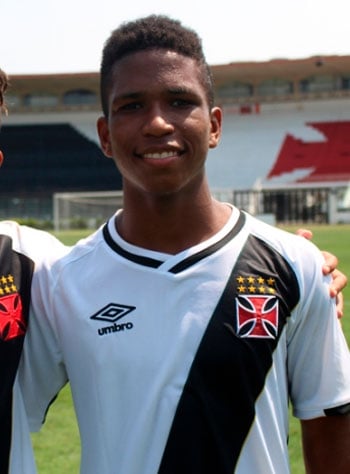 Juninho - 6,5 - Foi o destaque da equipe no primeiro tempo, criando boas jogadas. No segundo tempo, deu o gol de bandeja para Vinícius.