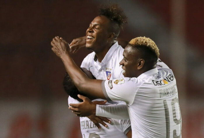 LDU Quito - Atual líder do Campeonato Equatoriano, a LDU foi bem na fase de grupos e somou 12 pontos, ficando apenas um atrás do líder do grupo D, o River Plate. Com um futebol envolvente, eliminou o São Paulo na fase anterior e chega com o fator casa muito forte, por conta da altitude. Nos jogos recentes, são cinco vitórias, dois empates e três derrotas.