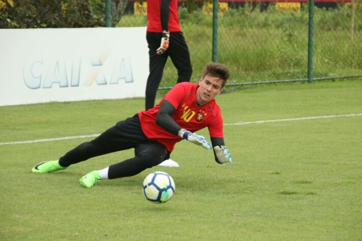 LUAN POLLI-  Sport (C$ 6,99) Jogando contra um dos piores ataques do Brasileirão em casa, o melhor goleiro da última rodada tem potencial para não sofrer gol e ser exigido diante do Athletico-PR, que está na zona de rebaixamento.