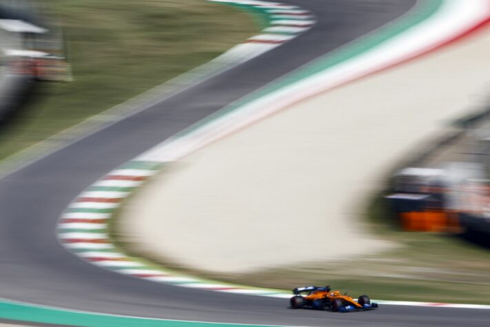 Carlos Sainz em ação no veloz circuito de Mugello