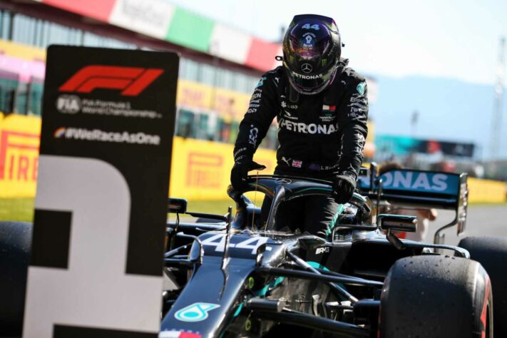 Lewis Hamilton conquistou a 95ª pole position na carreira