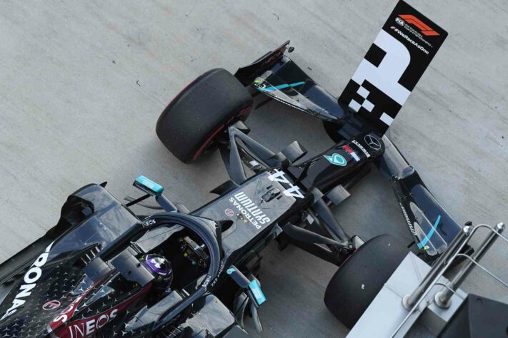 Lewis Hamilton conseguiu a 96ª pole position na Fórmula 1