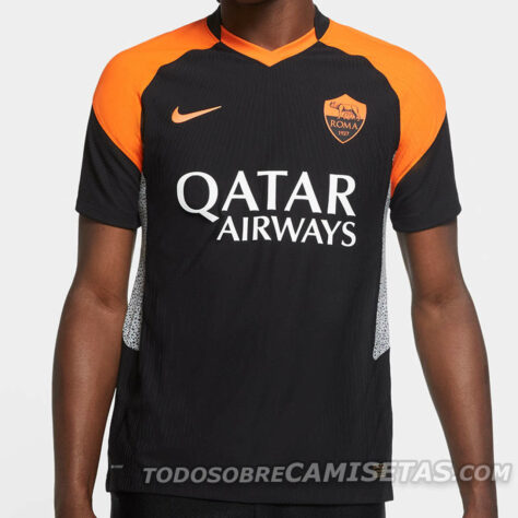 Assim como a maioria dos modelos alternativos fornecidos pela NIKE, a nova camisa da Roma também é inspirada no tênis Air Max. A nova camisa do clube da capitão faz referências da camisa reserva usada na temporada 98/99.