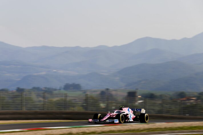 Lance Stroll perdeu o controle do carro no meio da prova e bateu com força