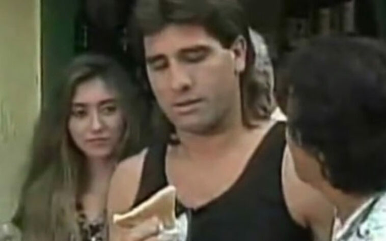 A novela "Quatro por Quatro", de 1994, teve uma rápida participação de Renato Gaúcho. O atacante distribuía autógrafos.