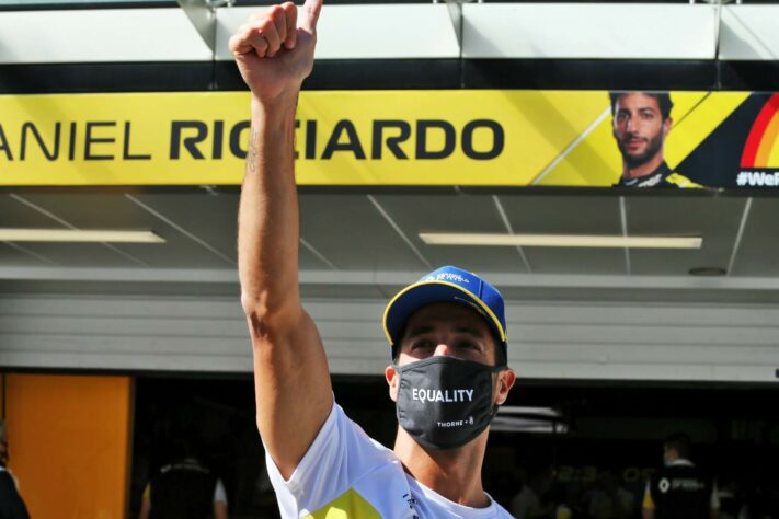 Foi boa, Ricciardo! Australiano recuperou-se de erros e pontuou novamente