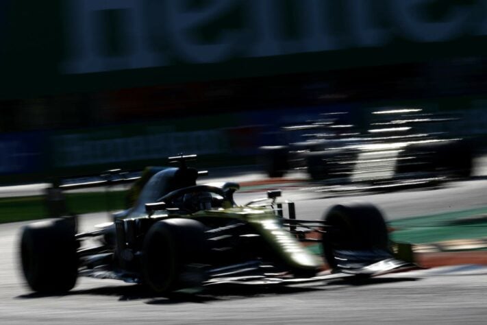Daniel Ricciardo em ação no veloz circuito de Monza