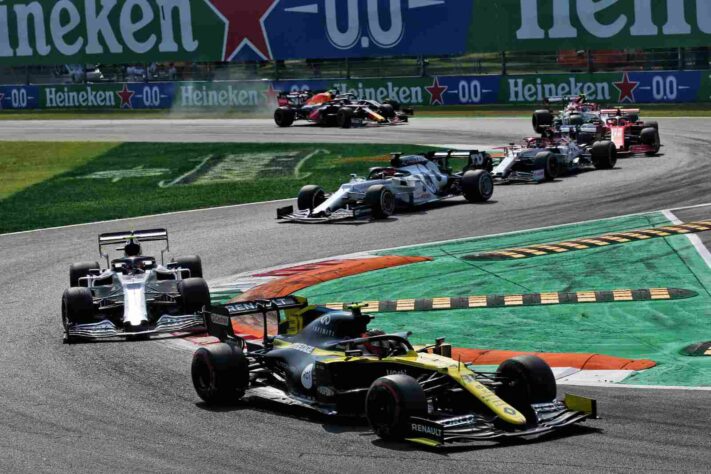 Esteban Ocon completou a corrida deste domingo em oitavo