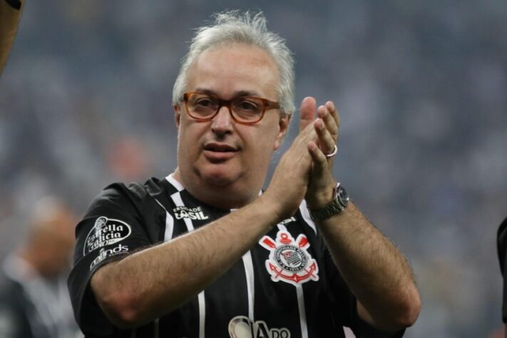 Em junho, já com Roberto de Andrade como presidente, o Corinthians admitiu mais quatro empresas que haviam aberto conversas. Dessa vez, um dos nomes ventilados foi a Hyundai, mas nada foi confirmado.