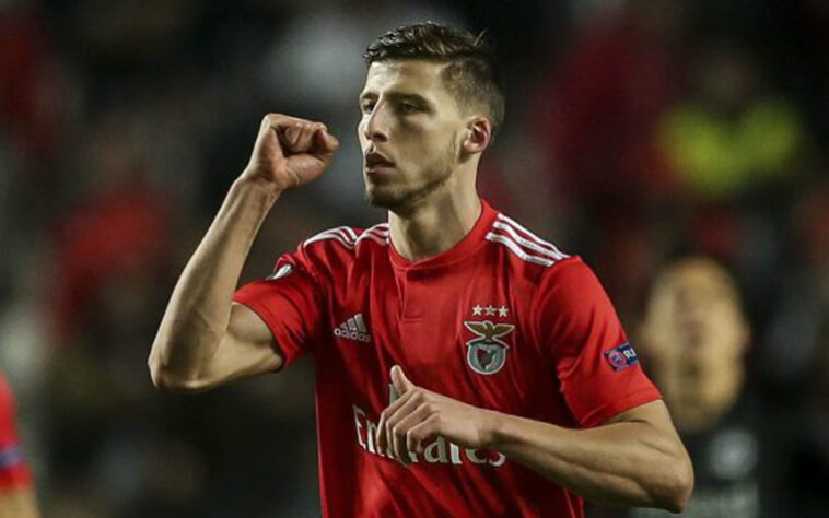 Rúben defendeu a camisa do Benfica por quatro temporadas, entre 2017 e 2021. e fez parte praticamente da mesma geração que João Félix. também foi vice campeão da UEFA Youth League pelo Benfica B e campeão português em 2018/2019. No Benfica, também ganhou prêmios individuais que despertaram a atenção de outros clubes como o prêmio de revelação de 2017, melhor jogador jovem de 2018 e seleção do campeonato português em 2019/2020.