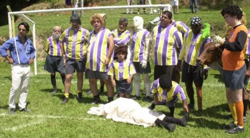 Histórico programa de humor na Rede Globo, o "Casseta & Planeta" promoveu a entrada em campo do TABAJARA DO FUTEBOL CLUBE, definido como "o pior time do mundo" e que tinha sua saga narrada pelo repórter Jabaculemos. 