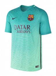 Camisa third Barcelona 2016/2017 - Novamente o verde-água, desta vez em degradê para um tom mais claro.
