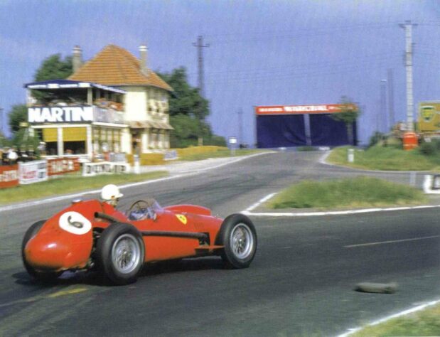 Wolfgang von Trips liderava a temporada 1961, mas um acidente em Monza o matou. Com isso, foi superado por Phil Hill e terminou como vice