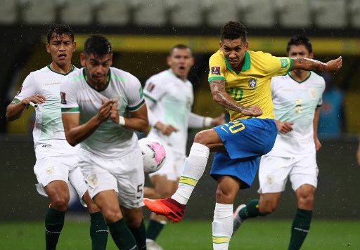 Bolívia - Sobe: Evitaram ao máximo que Neymar jogasse o seu jogo, porém foi difícil para-lo./ Desce: Seleção boliviana deixou de jogar no segundo tempo e deixou o Brasil fazer o que queria no ataque. Com o passar do tempo, mais espaço os jogadores do Brasil tinham para trabalhar a bola.