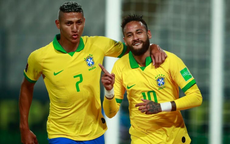 O Brasil passou sufoco, mas venceu o Peru por 4 a 2, de virada, na noite desta terça-feira, pelas Eliminatórias para a Copa do Mundo de 2022. O grande nome da partida foi Neymar, que marcou três gols e participou das principais jogadas da Seleção Brasileira em Lima. Confira todas as notas do LANCE! (por Gabriel Grey).