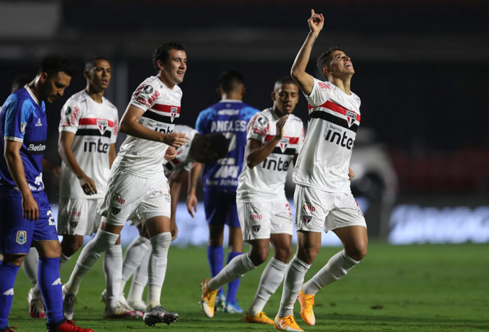 O São Paulo teve uma atuação tranquila no Morumbi e goleou o Binacional, do Peru, por 5 a 1. O ataque do Tricolor, com Vitor Bueno, Brenner e principalmente Pablo, funcionou e ajudou o time de Fernando Diniz a construir o bom resultado.