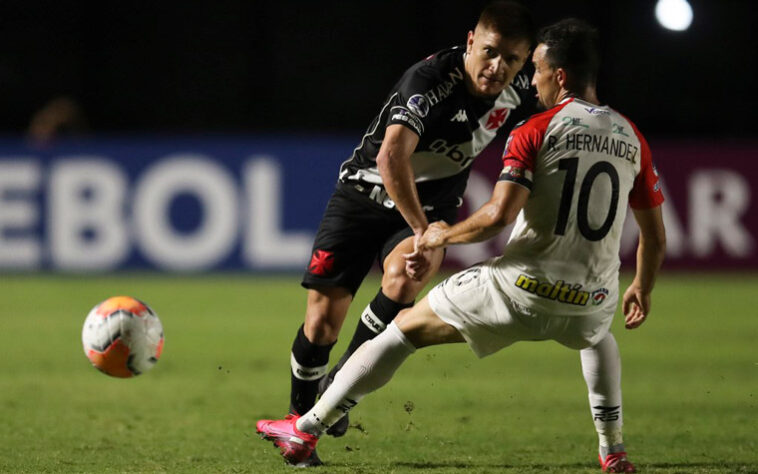 Sobe:  O goleiro Velásquez salvou o Caracas ao defender o pênalti mal cobrado por Carlinhos no segundo tempo. Além dele, Hernández foi o jogador mais lúcido da equipe e o que mais tentou alguma jogada ofensiva.  / Desce: Com um esquema limitado a se defender e buscar um resultado fora de casa, o Caracas foi passivo em 95% do jogo. Raramente, a equipe venezuelana tentou jogar ou criar alguma jogada ofensiva, limitando-se a esperar o Vasco com uma linha baixa. 