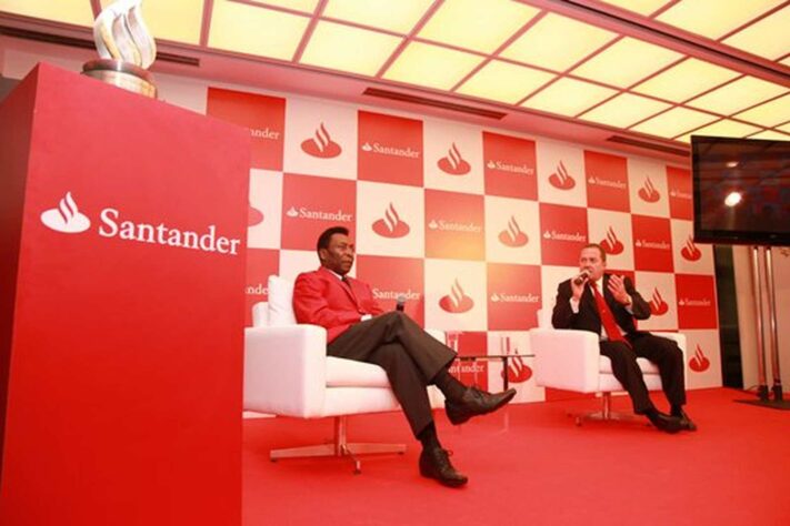Em 2012, Pelé participou de um encontro virtual com Felipe Massa, promovido pelo banco Santander.