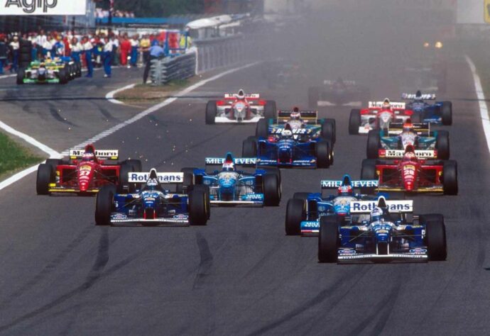 David Coulthard venceu pela primeira vez na Fórmula 1 no GP de Portugal de 1995. A prova também ficou marcada por um acidente que envolveu vários carros na largada
