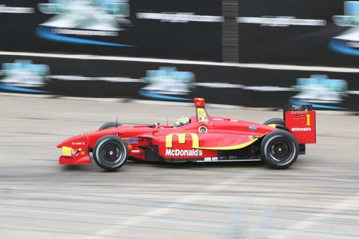 Sébastien Bourdais conquistou o título da Champ Car pela Newman Haas