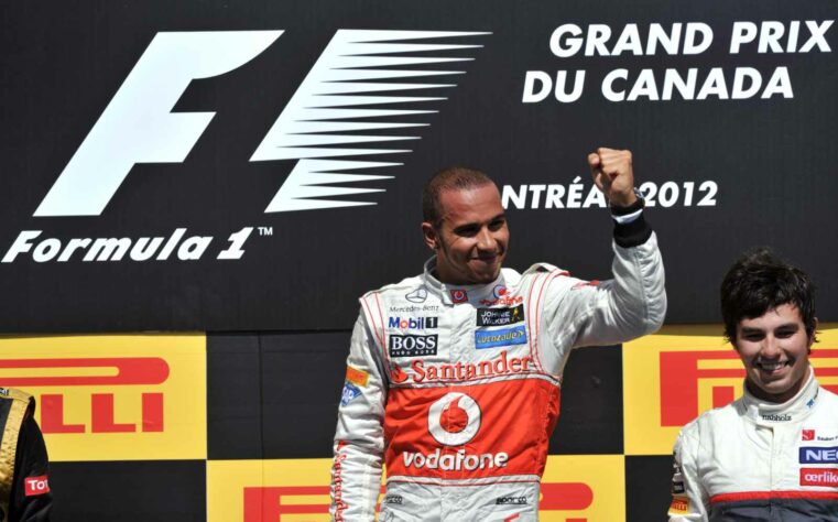 18 - No palco da primeira vitória na F1, Lewis Hamilton repetiu a dose em 2012