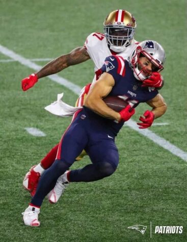 19 - New England Patriots: Cam Newton após a Covid-19 é um jogador completamente diferente. Os Pats sentem falta de Tom Brady.