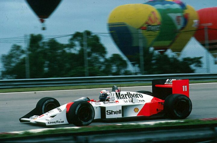 A primeira vitória da Honda com a McLaren foi com Alain Prost, no GP do Brasil de 1988