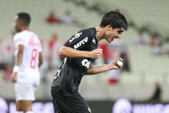 Por fim, o Atlético-MG está tratando detalhes com Goiás para ceder por empréstimo o volante Gustavo Blanco, de 26 anos, ao clube Esmeraldino até o fim do Campeonato Brasileiro.