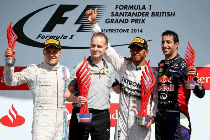 27 - Lewis Hamilton, depois de longa espera, voltou a vencer o GP da Inglaterra de 2014, com Valtteri Bottas e Daniel Ricciardo completando o pódio