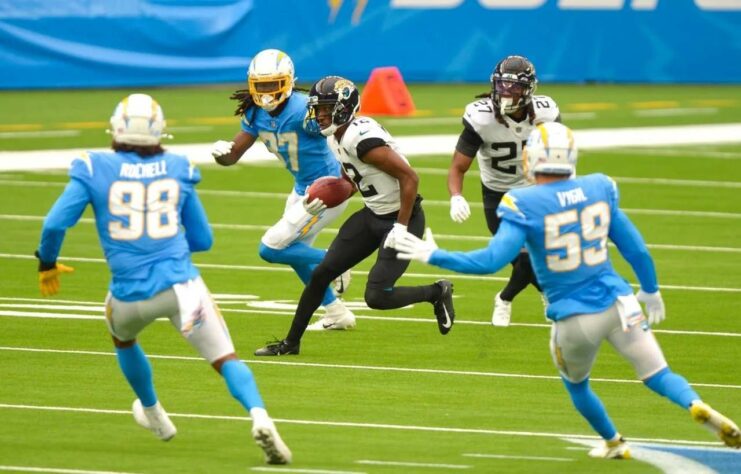 30 - Jacksonville Jaguars: Uma defesa que permite muitos pontos e um ataque inconstante. A fórmula perfeita para o insucesso.