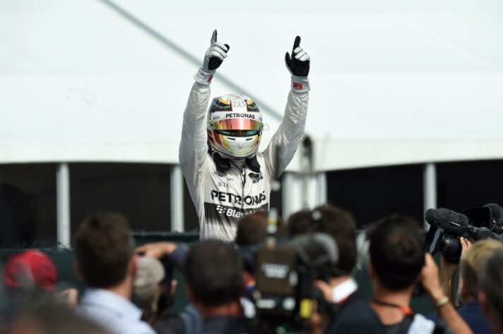 37 - No Canadá, mais uma vez Lewis Hamilton conquistou a vitória e caminhou firme na disputa pelo tri