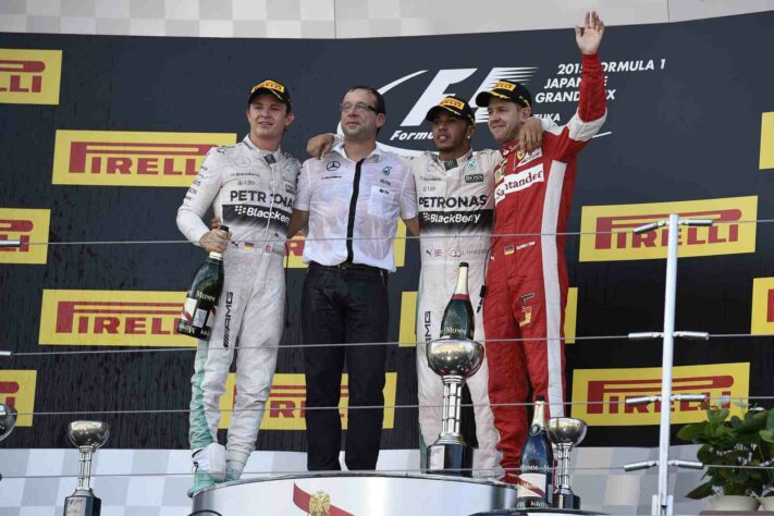41 - No GP do Japão, Lewis Hamilton venceu em Suzuka e chegou ao mesmo número de vitórias do ídolo Ayrton Senna na Fórmula 1