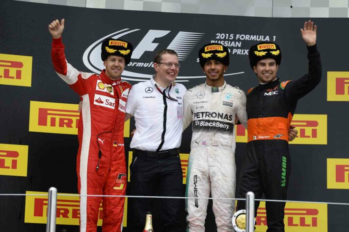 42 - Lewis Hamilton sumiu na frente da concorrência e venceu o GP da Rússia de 2015 