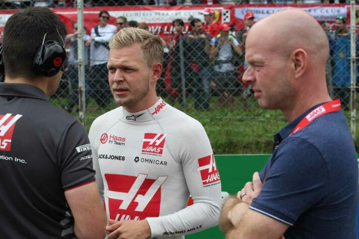 Jan Magnussen (direita) foi uma promessa da F1 que não vingou nos anos 1990. Ele é pai de Kevin, que hoje corre pela Haas na categoria