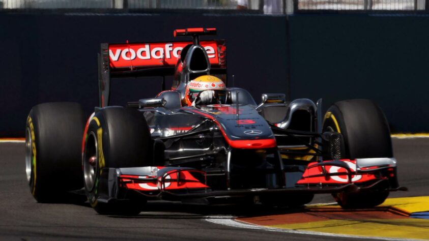 Hamilton faturou três vitórias com o McLaren MP4/26, em 2011. O ano movimentado para o inglês o deixou apenas em quinto na classificação final