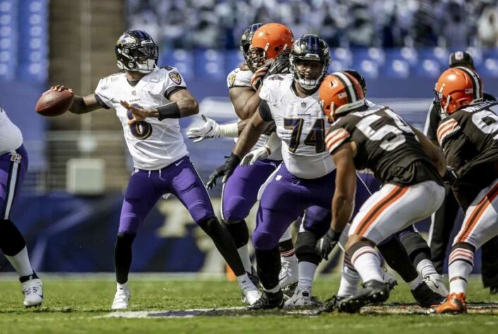 5 - Baltimore Ravens: O duelo contra os Steelers na semana 8 será fundamental para pretensões de Lamar e companhia.