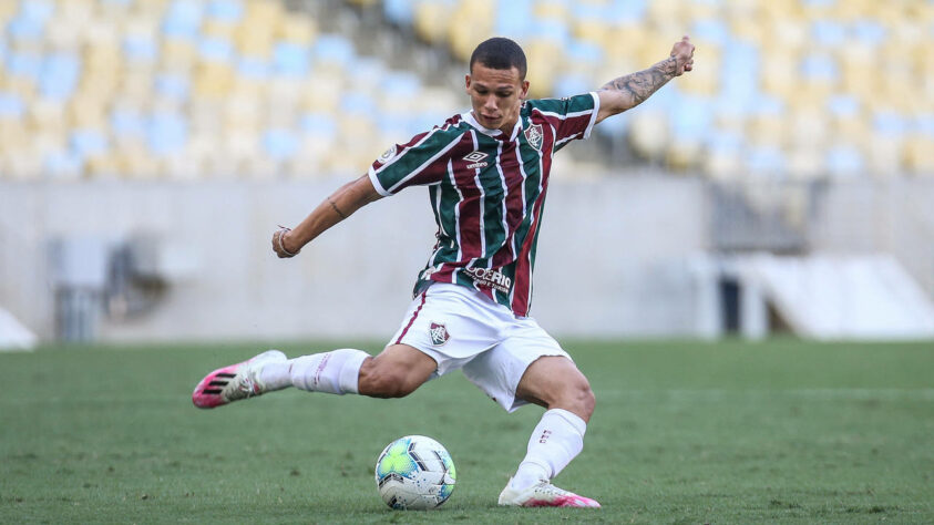 Calegari: lateral do Fluminense, 18 anos, contrato até agosto de 2021. Perdeu espaço recentemente na equipe, tendo atuado em sete oportunidades no Brasileiro.
