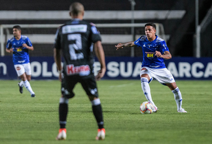 Cruzeiro - Divisão atual: Série B do Brasileirão - Títulos: duas Libertadores, quatro Brasileiros, seis Copas do Brasil e 38 mineiros.