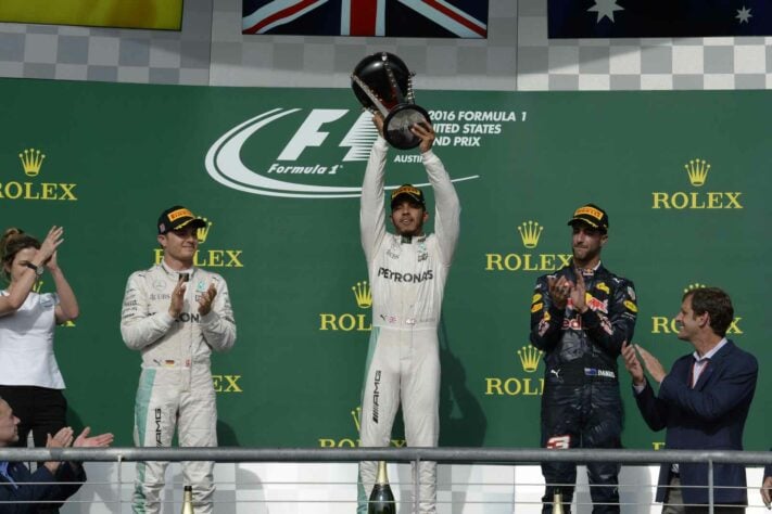 50 - Lewis Hamilton venceu o GP dos Estados Unidos de 2016 e manteve-se na briga pelo título 