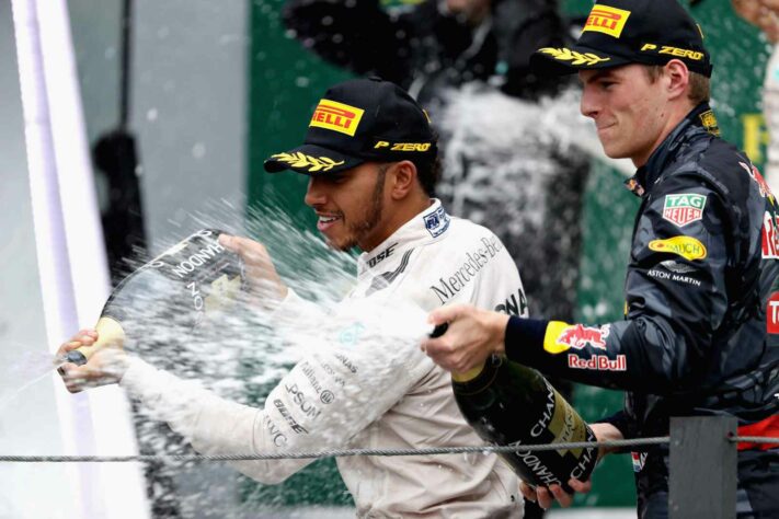 51 - No México, também em 2016, Lewis Hamilton manteve a sequência de vitórias para alcançar Nico Rosberg