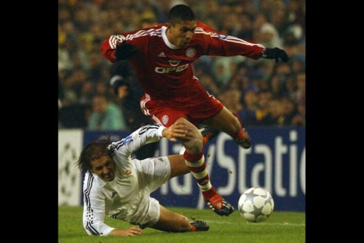 Élber – O atacante aparece na lista com a marca de 69 jogos na Champions League.