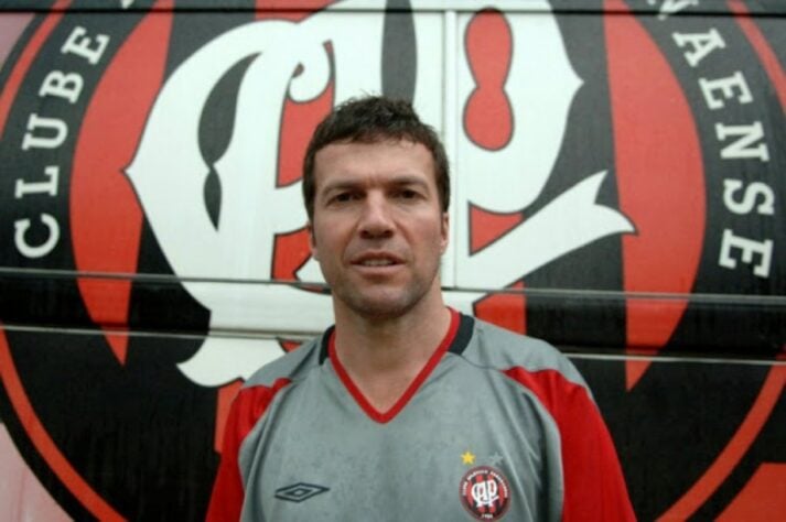 Em 2006, chegou ao Athletico Paranaense para ser treinador da equipe profissional. Ele comandou o time em oito partidas, venceu seis e empatou duas. Mesmo com o início promissor, o europeu voltou para a Alemanha por problemas familiares. 