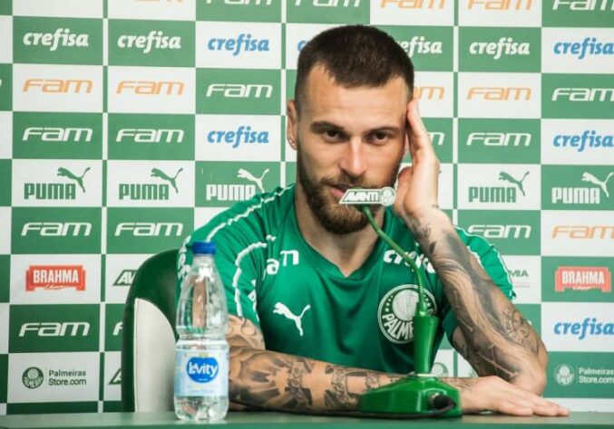 Em entrevista coletiva realizada no CT do Palmeiras, em outubro de 2019, Lucas Lima falou sobre as críticas de Neto: "Me incomodam. Individualmente falando, me incomodam, sim. Jogador da minha função tem que sempre estar dando passes e participando. Mas, hoje, essas provocações não me atingem mais. Antigamente me atingiam."