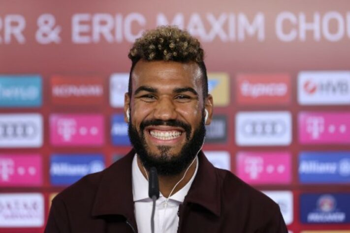 O atacante Choupo-Moting, ex-PSG, foi oficialmente apresentado como novo reforço do Bayern de Munique.