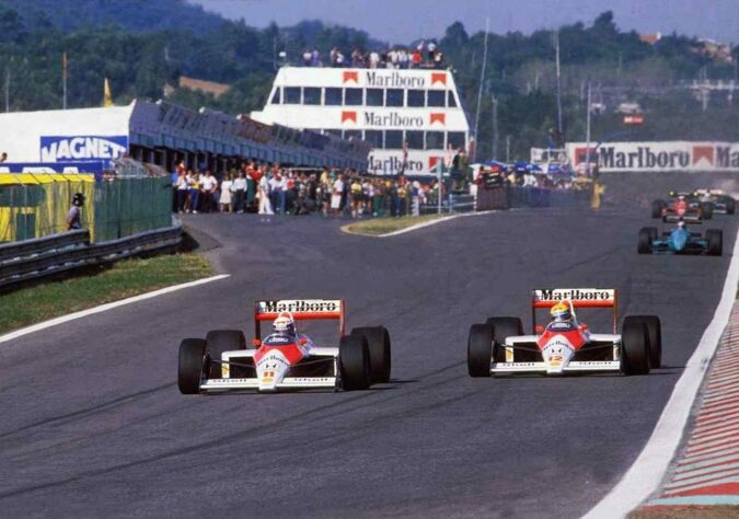 Em 1988, Alain Prost venceu após duelo agressivo com Ayrton Senna. A corrida marcou o início da má relação dos pilotos da McLaren