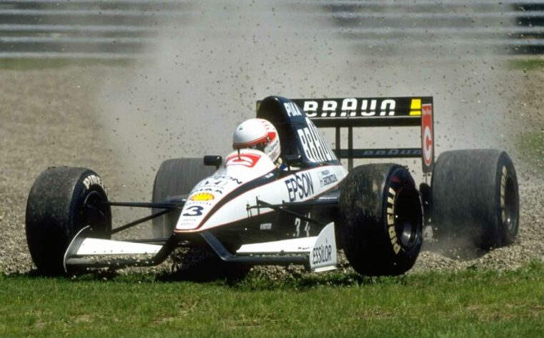 Satoru Nakajima era figura carimbada do grid da F1 no fim dos anos 1980 e início dos anos 1990