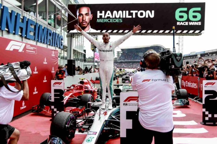 66 - Uma das vitórias mais especiais de Lewis Hamilton foi no GP da Alemanha de 2018. Largando em 14º, contou com o abandono do líder Sebastian Vettel e um acerto na estratégia. Vitória para virar a disputa do título