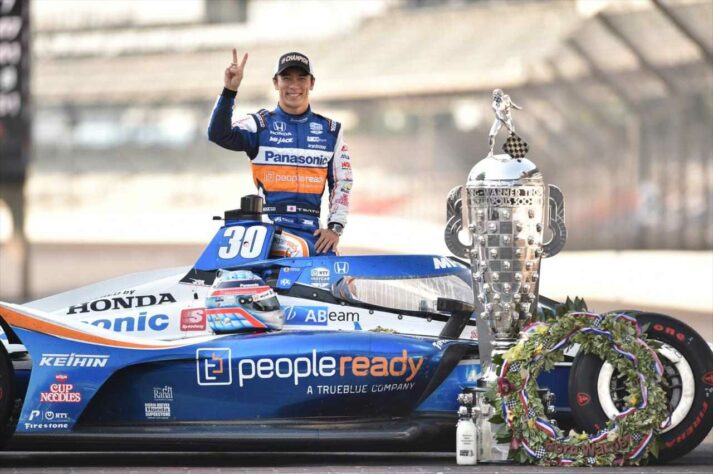 Nas 500 Milhas de Indianápolis, vitória de Takuma Sato. Dixon foi segundo, com Newgarden em quinto