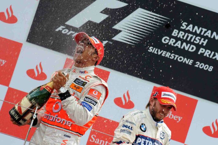 7 - O GP da Inglaterra marcou uma das maiores atuações da carreira de Lewis Hamilton. Em Silverstone, o então piloto da McLaren sumiu na frente da concorrência sob um enorme temporal